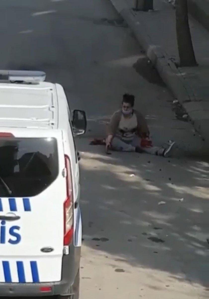 Ankara'da boşandığı eşini sokak ortasında bıçakladı