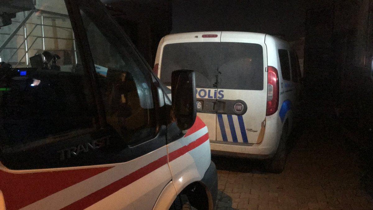 Bursa’da cep telefonu yüzünden sevgilisini silahla yaraladı