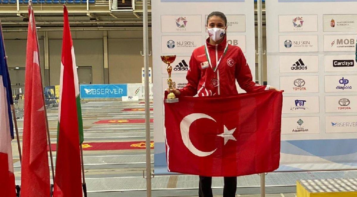 Milli pentatlet İlke Özyüksel'den dünya rekoru