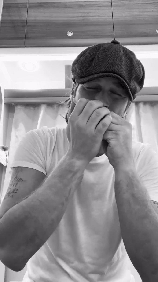 Kıvanç Tatlıtuğ’un mızıka performansı