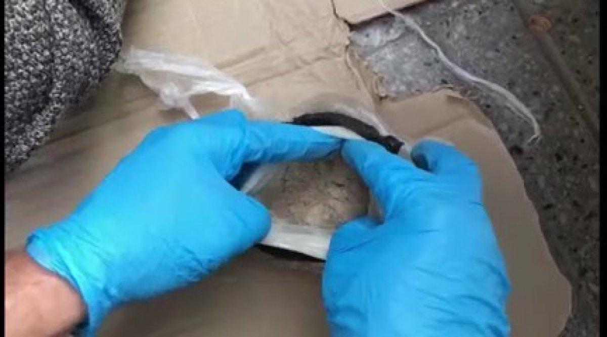 Denizli’de arabaya saklanmış uyuşturucuyu narkotik köpeği Chako buldu