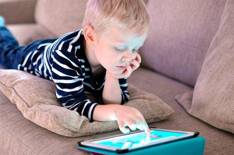 Dijital bağımlılık bebeklikte yerleşiyor
