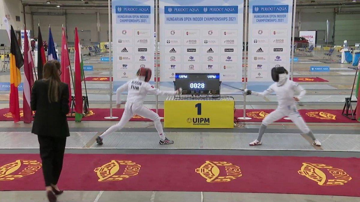 Milli pentatlet İlke Özyüksel'den dünya rekoru