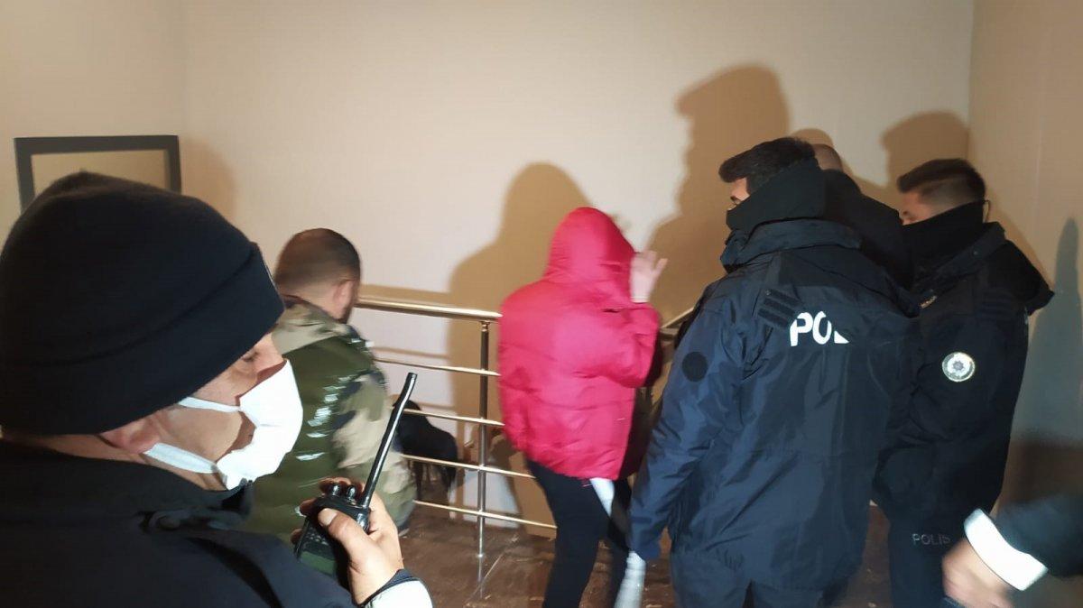 Kırmızı listedeki Konya'da eğlence merkezine baskın