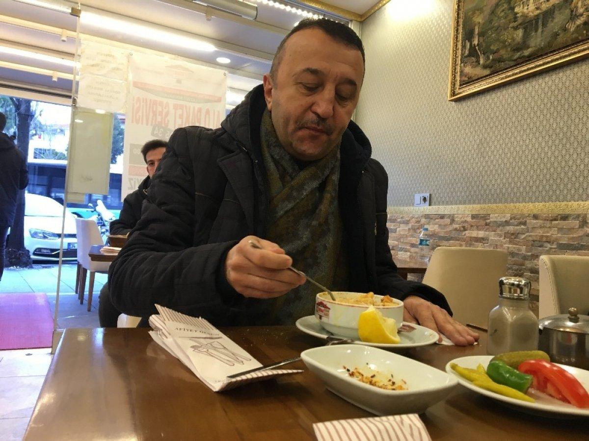 İstanbul'da esnaf kapıları açtı