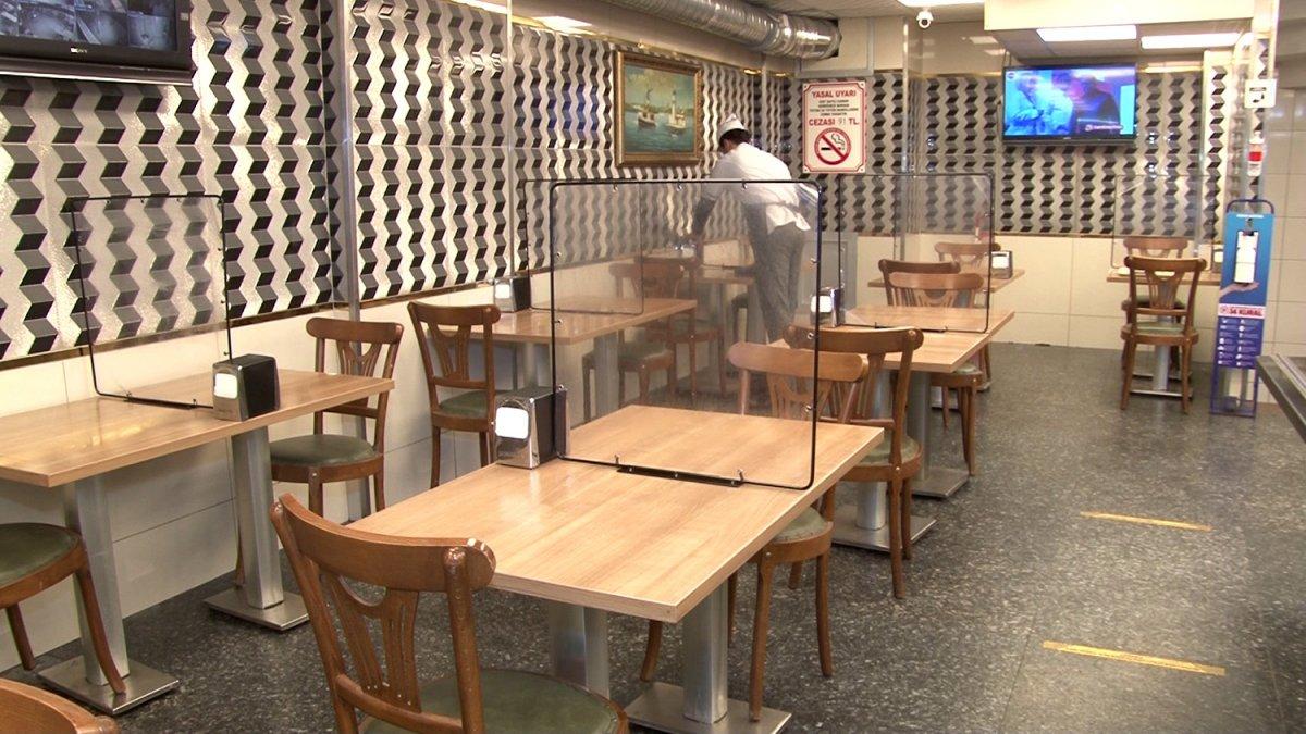 İstanbul'da esnaf kapıları açtı