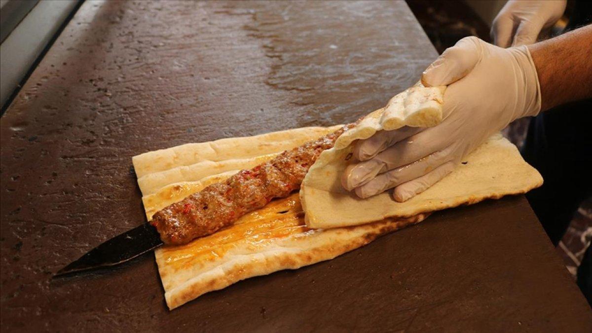 Adanalı esnaf normalleşmeden memnun