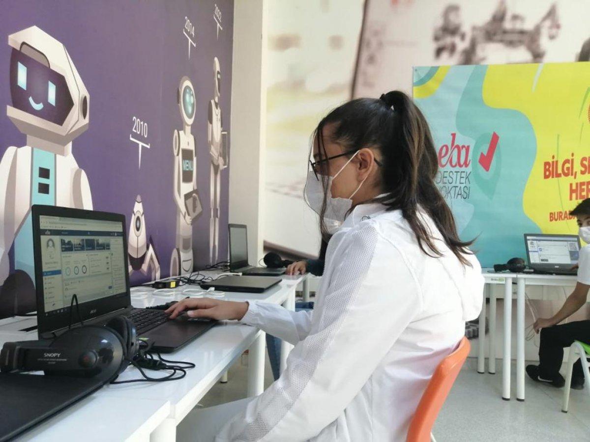 Ziya Selçuk: 'Yüz yüze eğitime ara veriyoruz' demek istemiyoruz