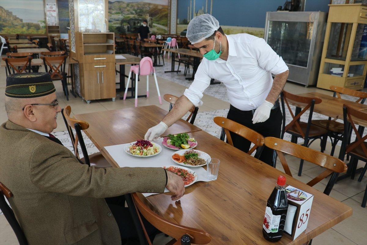 Adanalı esnaf normalleşmeden memnun