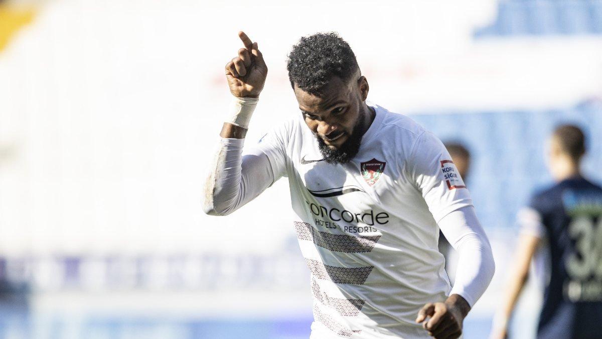 Aaron Boupendza: Altay Bayındır'ı çok beğeniyorum