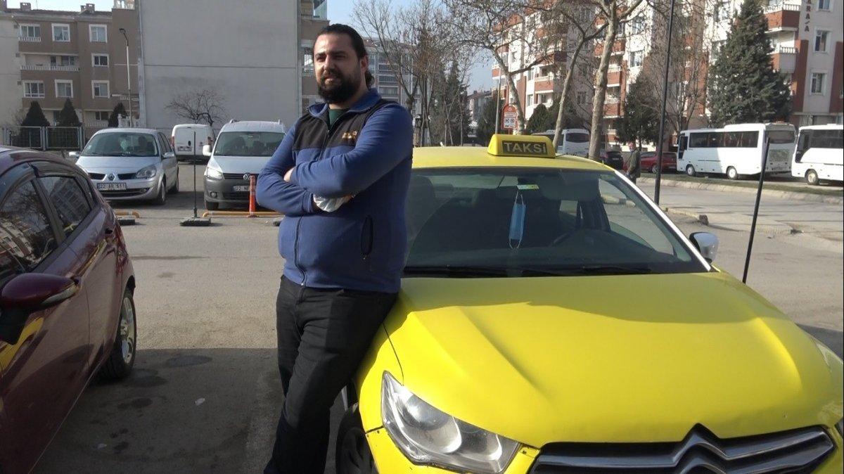 Edirne’de 4’üncü üniversitesini okurken taksici oldu