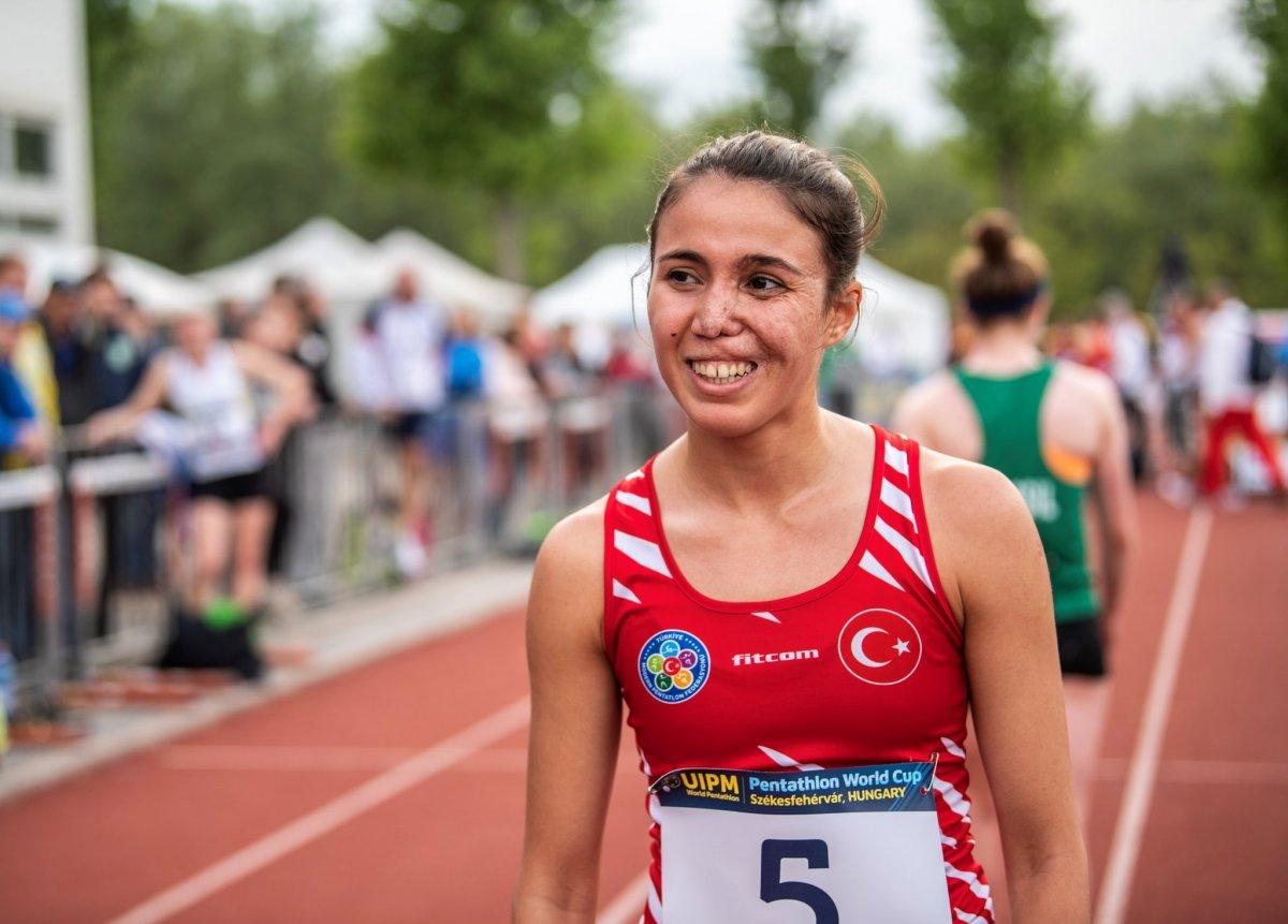 Milli pentatlet İlke Özyüksel'den dünya rekoru