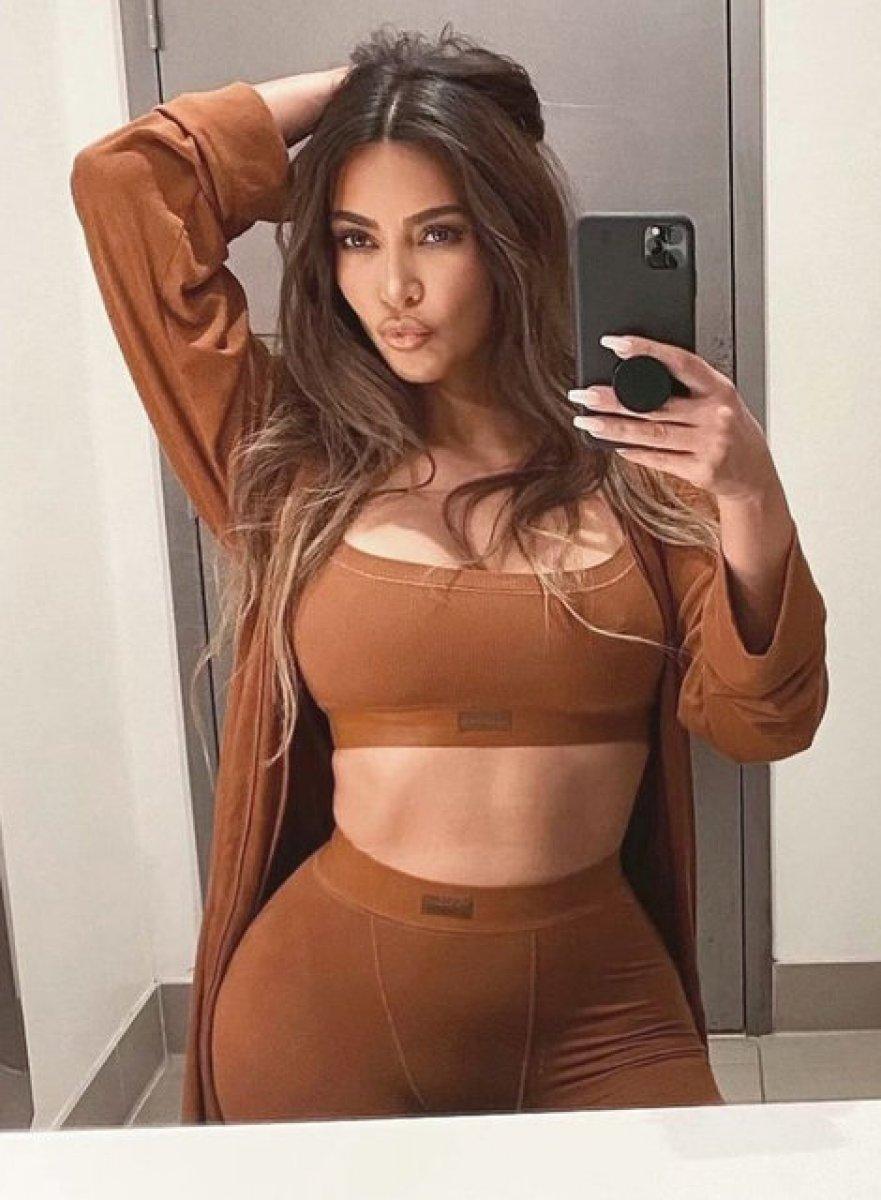 Kim Kardashian kuaför koltuğunda uyudu