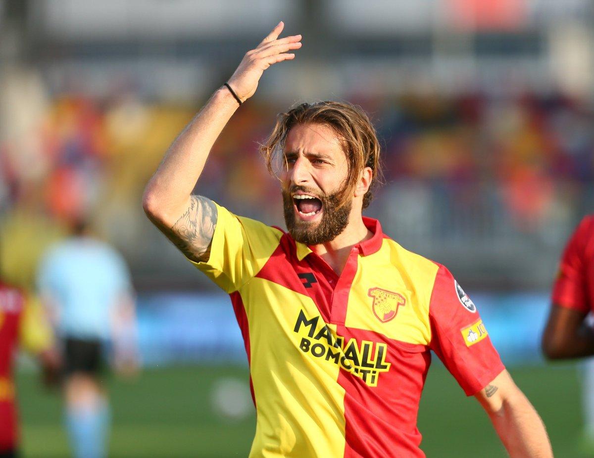 Galatasaray, Alpaslan Öztürk ile el sıkıştı