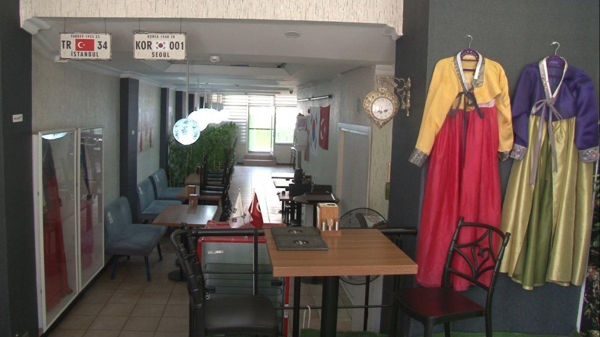 Şişli'deki rahat hırsızın, cüzdan çaldığı anlar kamerada