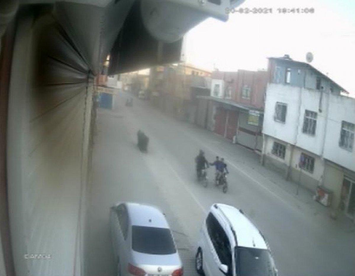 Adana'da şehit mezarlarına zarar veren 5 kişi tutuklandı