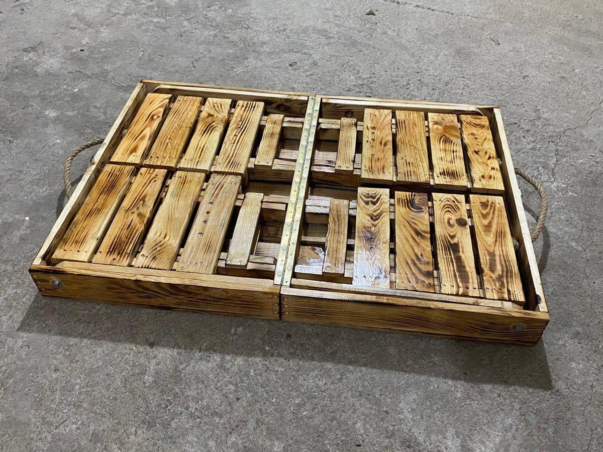 Ahşap işçilikle geçiniyor