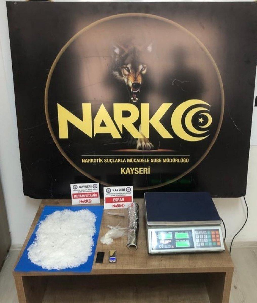 Kayseri'de uyuşturucu operasyonu: 3'ü yabancı uyruklu 5 gözaltı