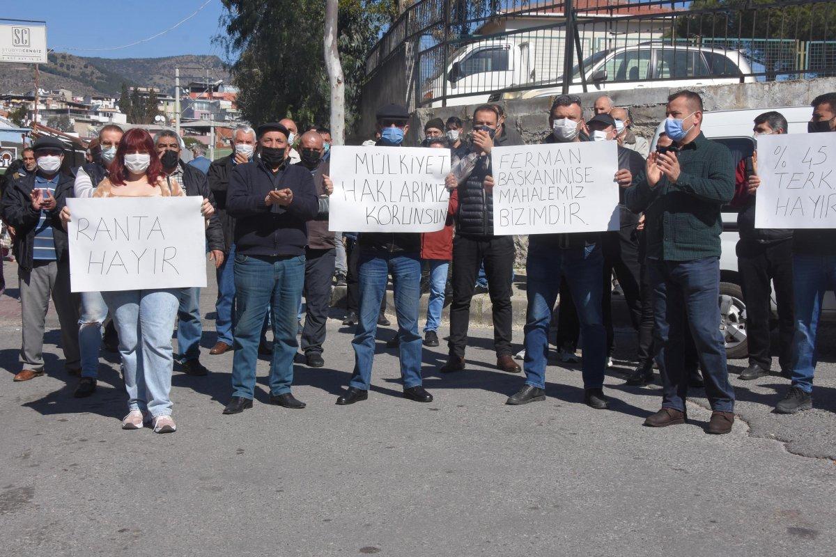 İzmir'de mahalleli, kentsel dönüşüm imar planına tepkili