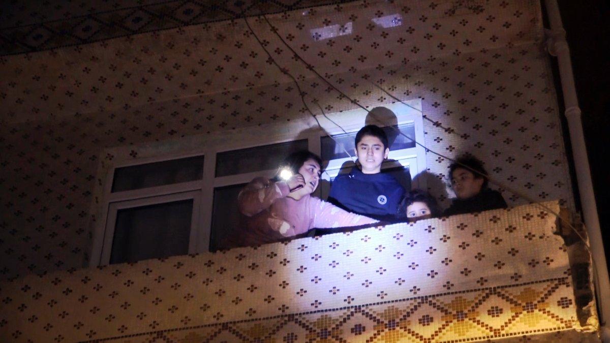 Bursa’da can pazarı: Evde çıkan yangından 4’ü çocuk 8 kişi kurtarıldı