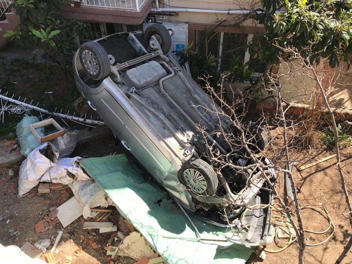 İzmir'de kaza yapan araç dehşet saçtı