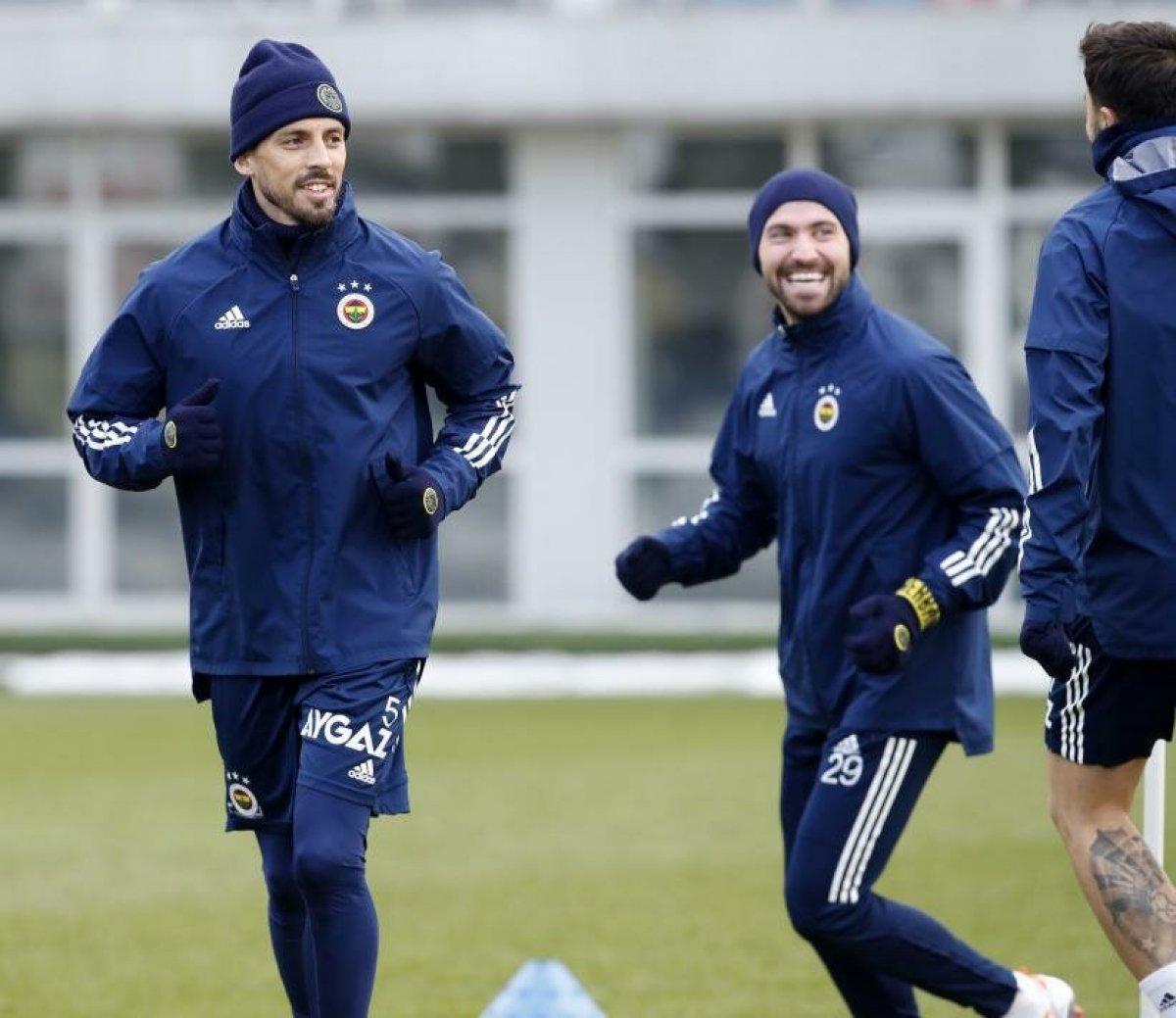 Jose Sosa: Fenerbahçe şampiyonluğu çok fazla istiyor