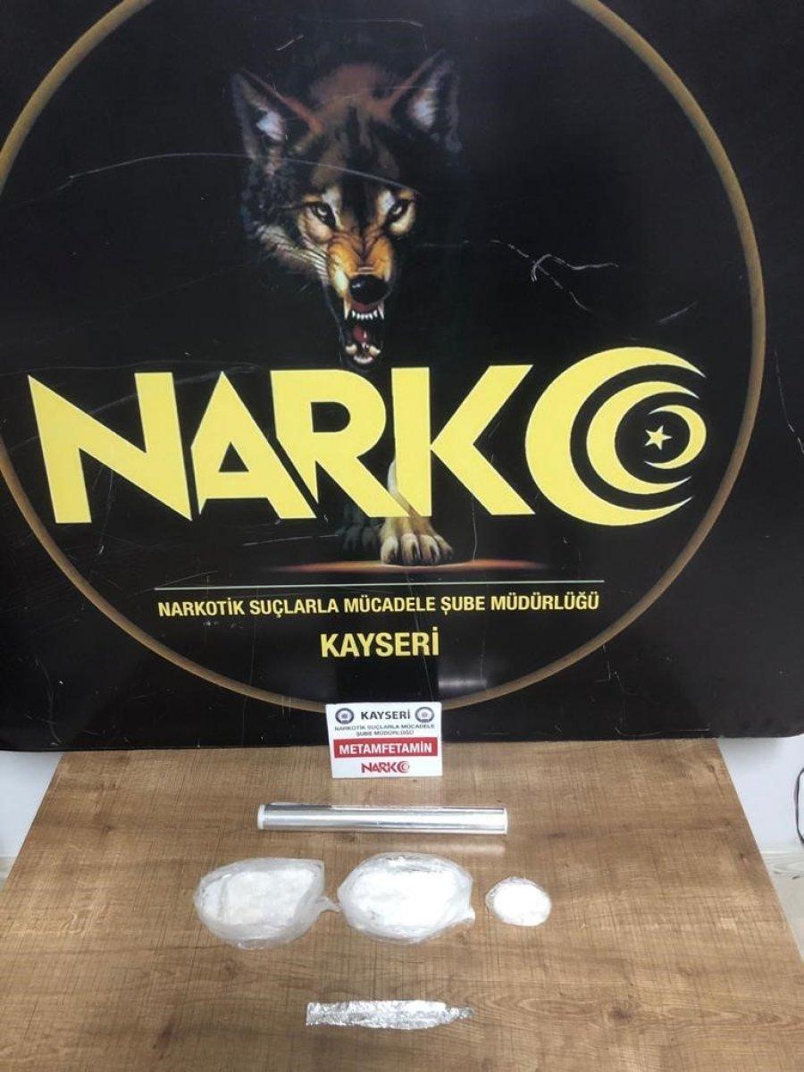 Kayseri'de uyuşturucu operasyonu: 3'ü yabancı uyruklu 5 gözaltı