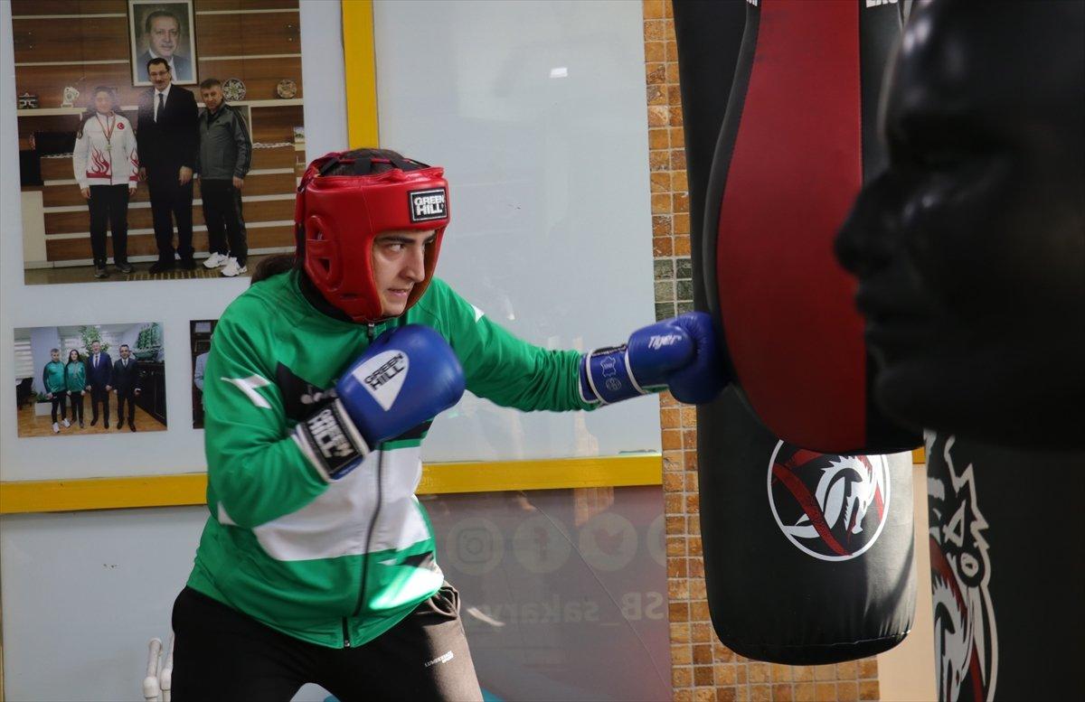 Avrupa şampiyonu milli boksör Ece, gözünü dünya birinciliğine dikti