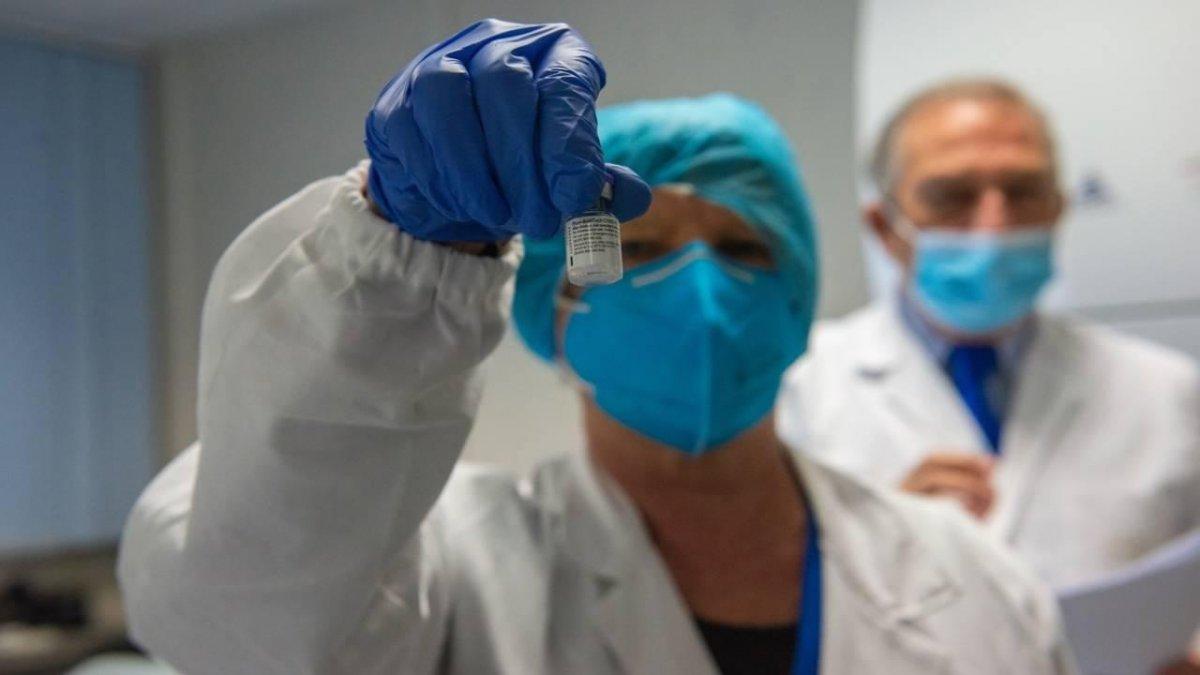 İtalya'da koronavirüsü atlatanlara tek doz aşı yapılacak