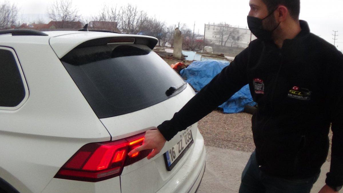 Bursa’da sıfır aldığı araç hasarlı çıktı