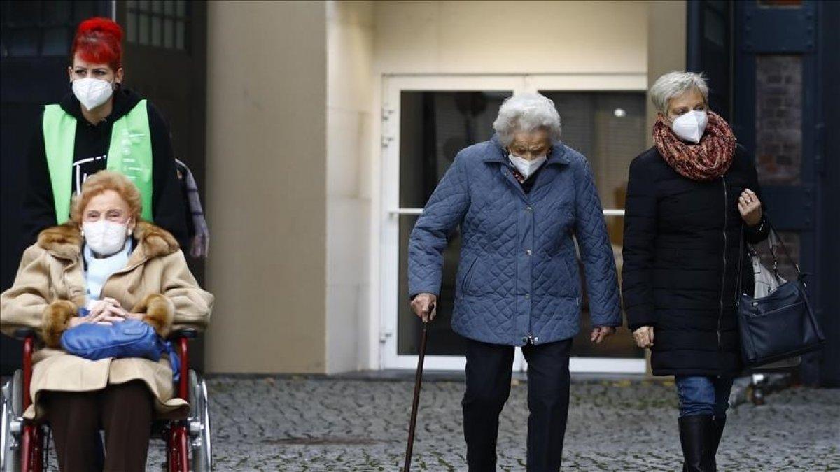 Almanya kontrollü açılışa karar verdi