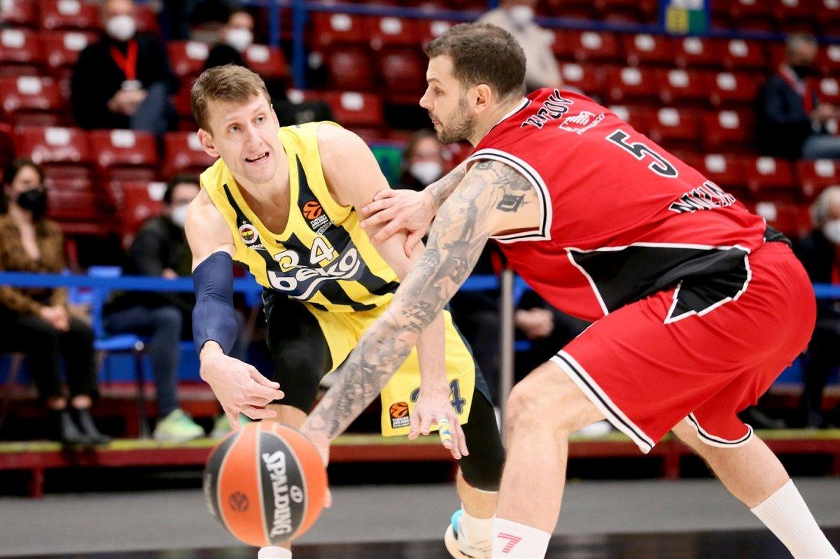 Fenerbahçe EuroLeague'de Armani'yi yendi