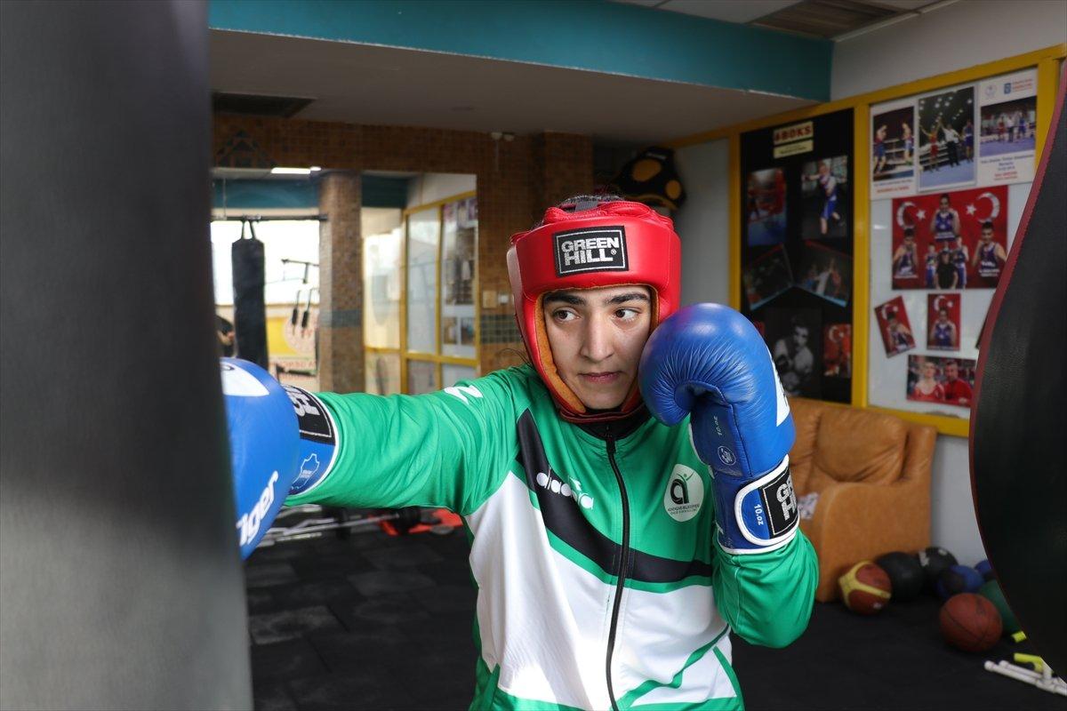 Avrupa şampiyonu milli boksör Ece, gözünü dünya birinciliğine dikti