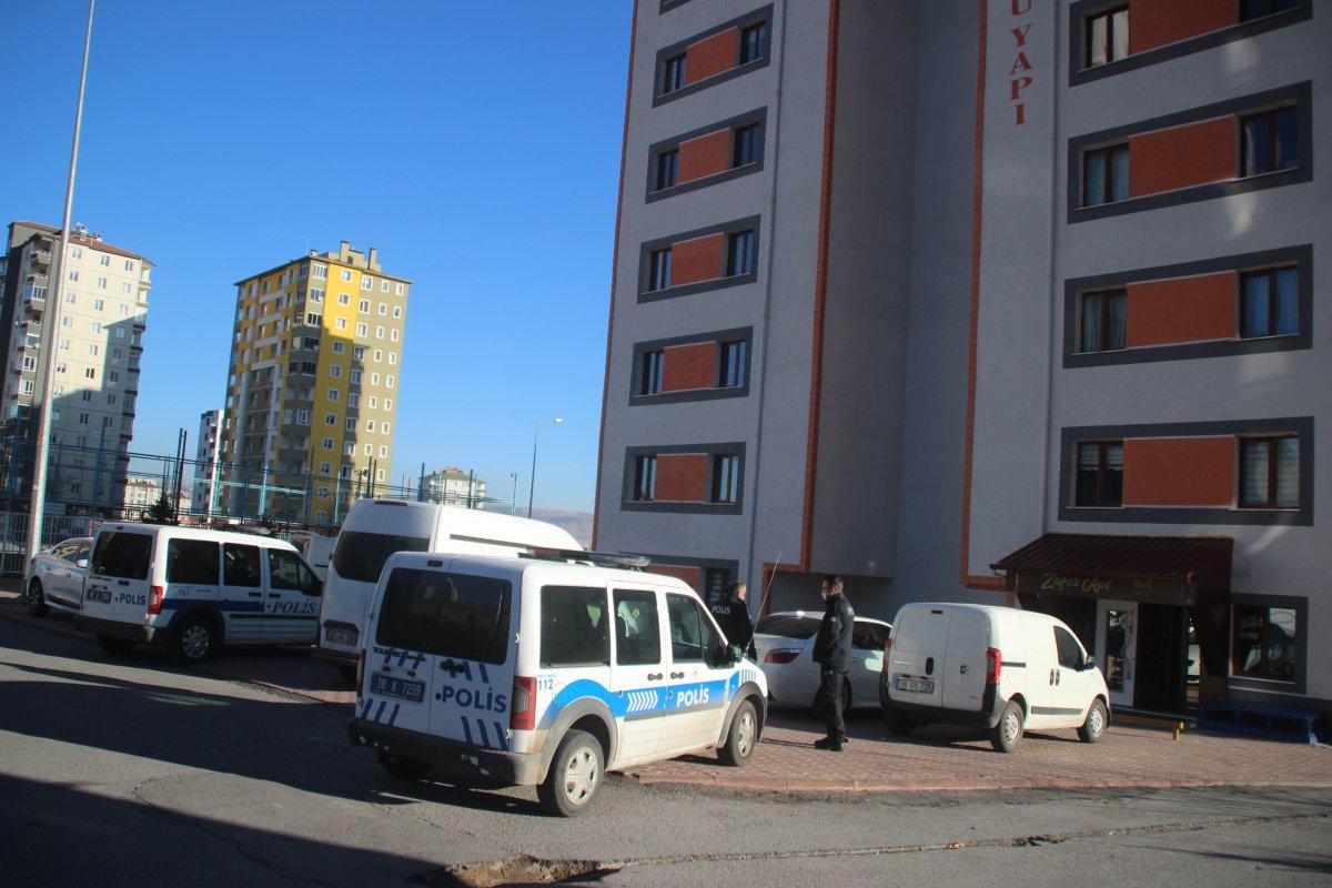 Kayseri’de eski eşini silahla vurup kaçtı