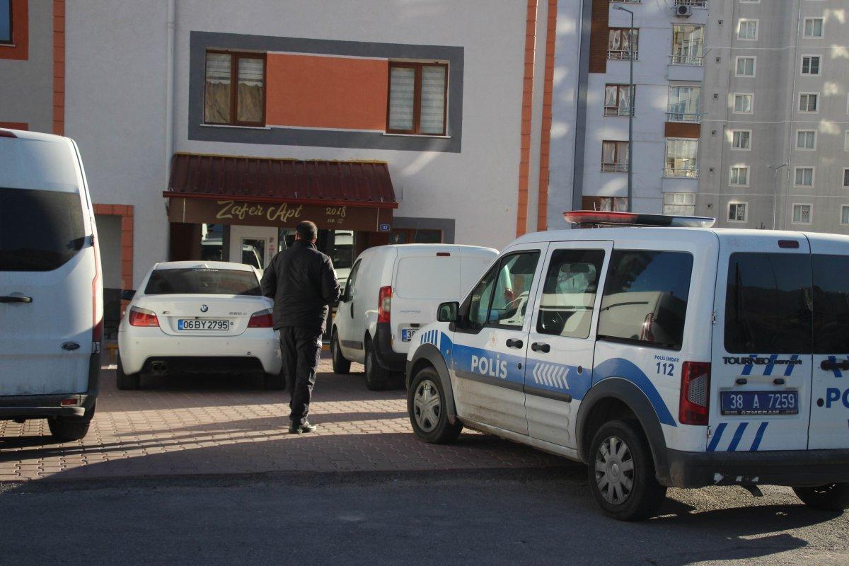 Kayseri’de eski eşini silahla vurup kaçtı