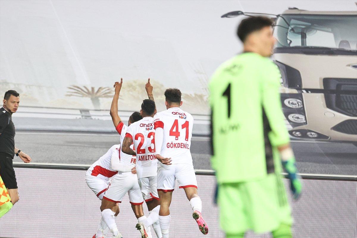 Fenerbahçe, Kadıköy'de yine kazanamadı