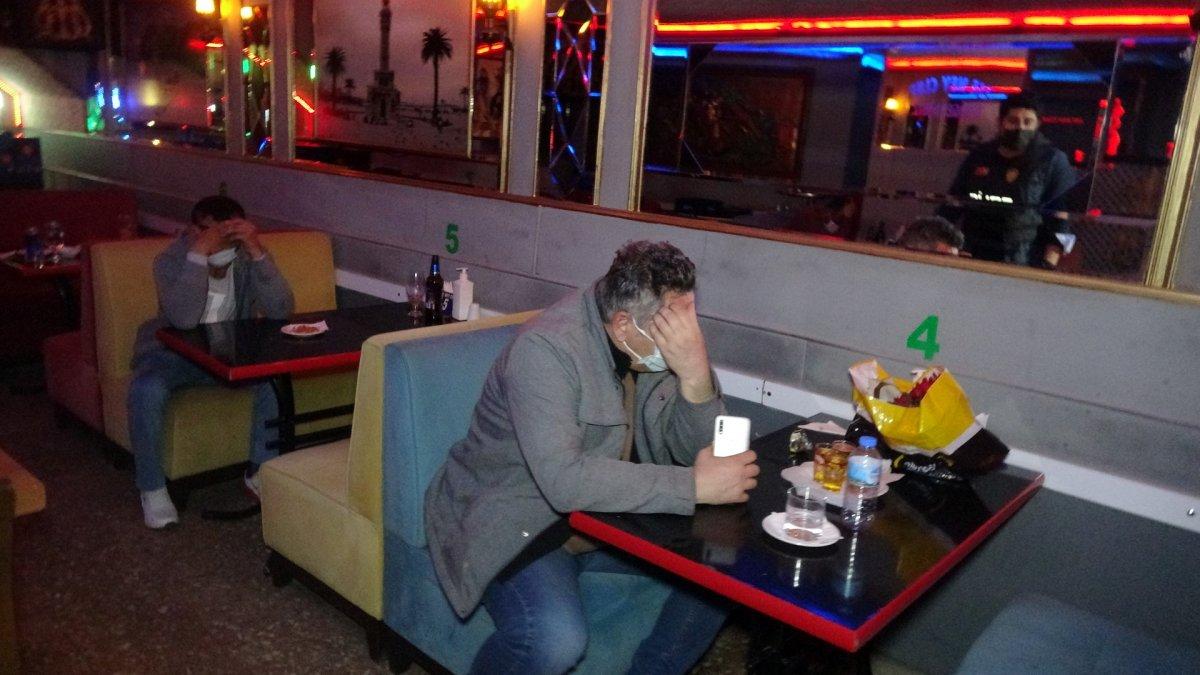 İzmir'de gece kulübünde yakalanan 23 kişiye 144 bin 900 lira ceza