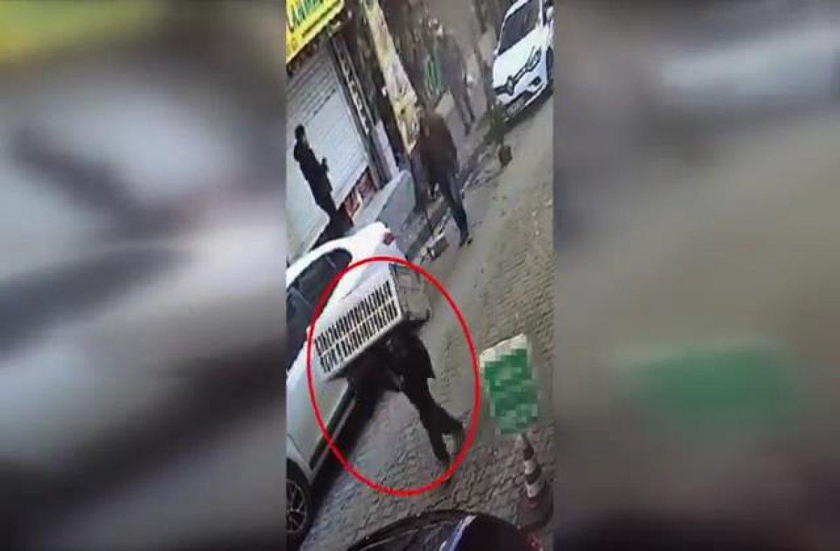 Bahçelievler'de çaldığı klimayla polise yakalandı