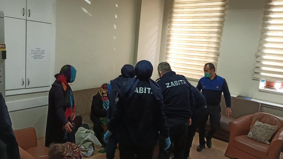 Çorum'da dilenci operasyonu: Ekmek içinden paralar çıktı