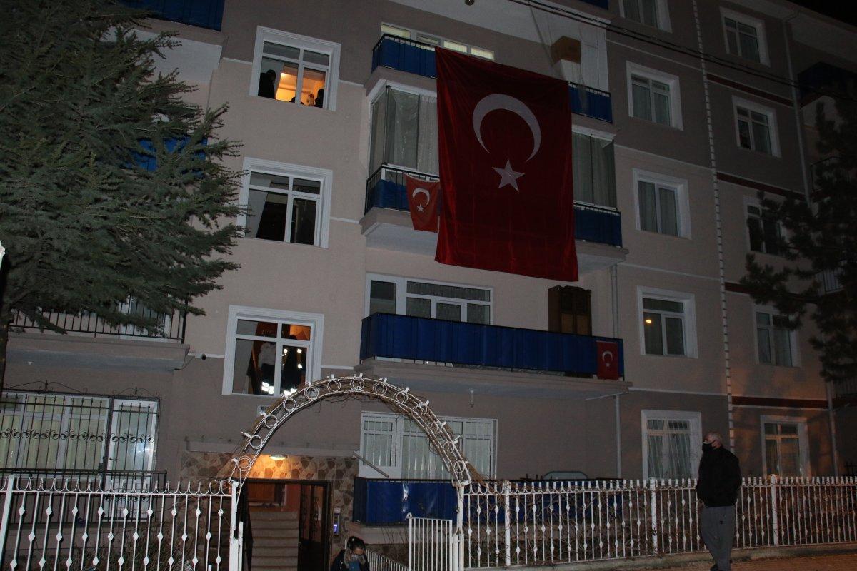 Şehitlerin acı haberi ailelerine ulaştı