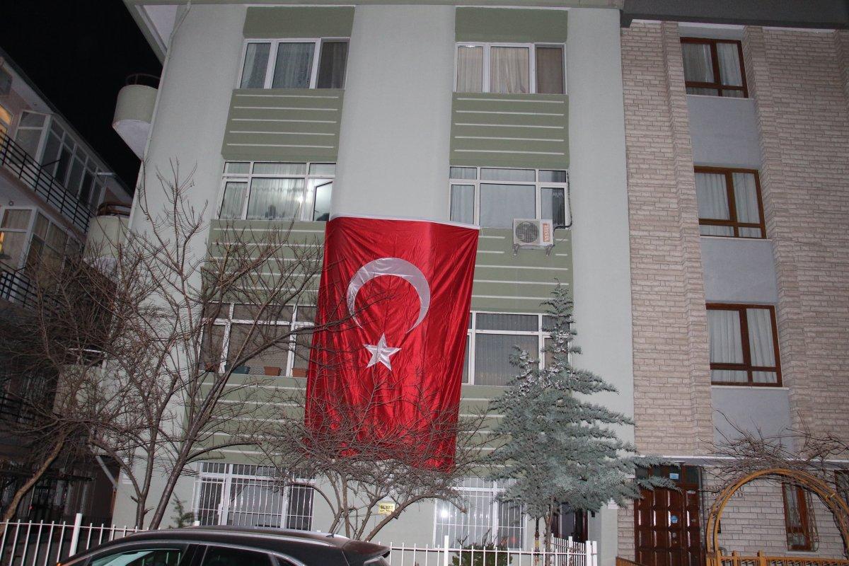 Şehitlerin acı haberi ailelerine ulaştı