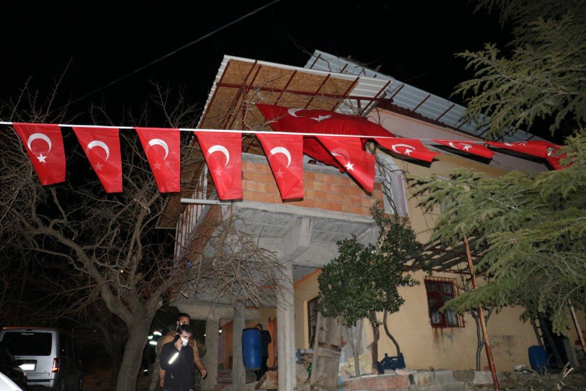 Şehitlerin acı haberi ailelerine ulaştı