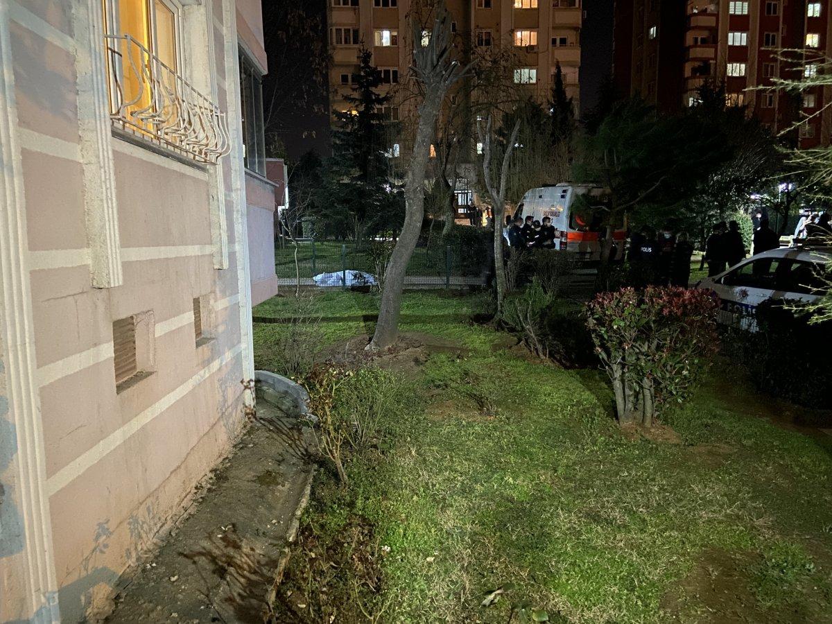 Başakşehir'de tartıştığı eşini başından vurdu