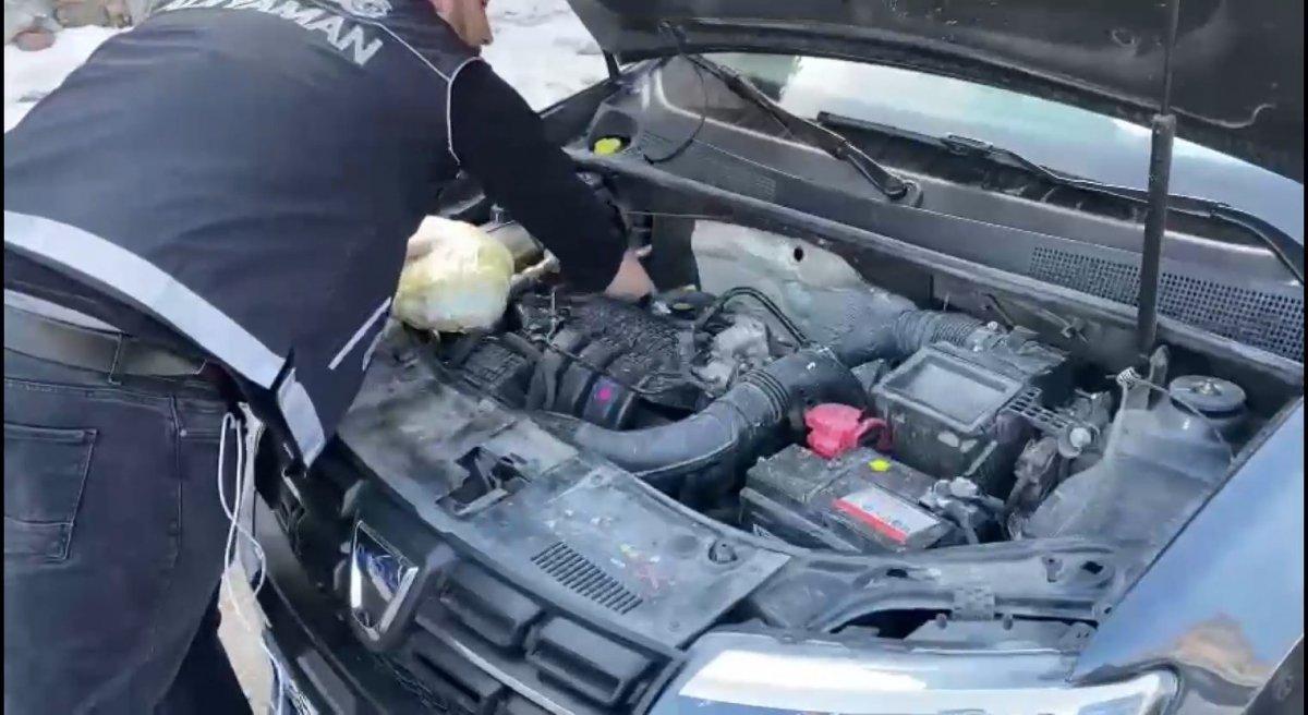 Adıyaman'da ara kaputundan 1 kilo 300 gram esrar çıktı