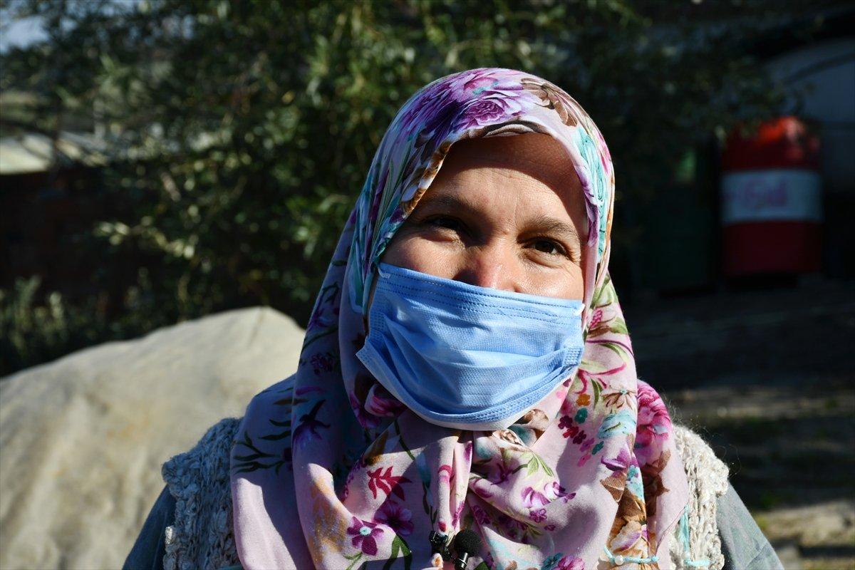 Manisa'da doğan 4 ayaklı civciv yaşayamadı