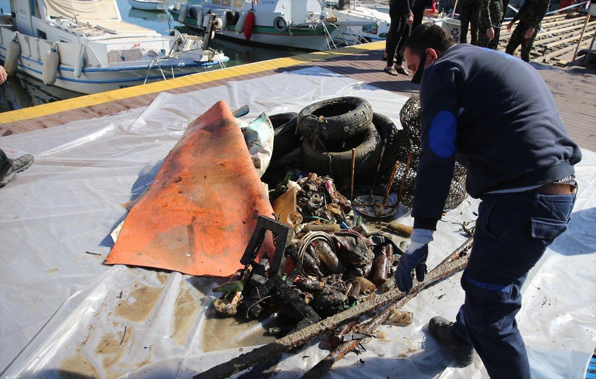 Bodrum'da dalgıçların yaptığı deniz dibi temizliğinde bir ton atık toplandı
