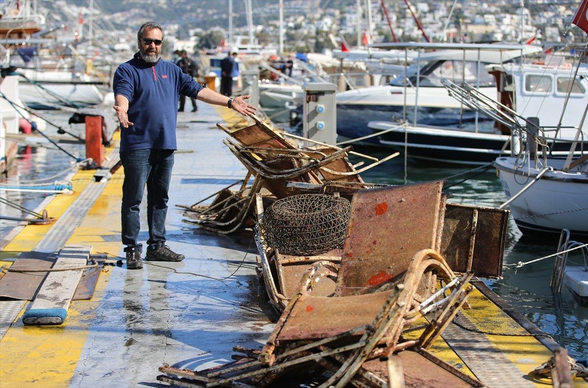 Bodrum'da dalgıçların yaptığı deniz dibi temizliğinde bir ton atık toplandı