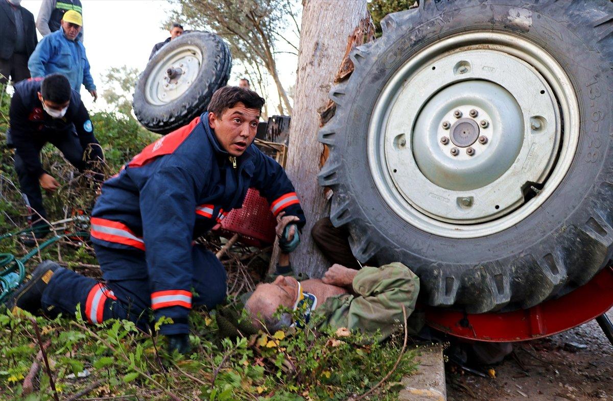 Manisa’da traktör devrildi, 81 yaşındaki adam altında kaldı