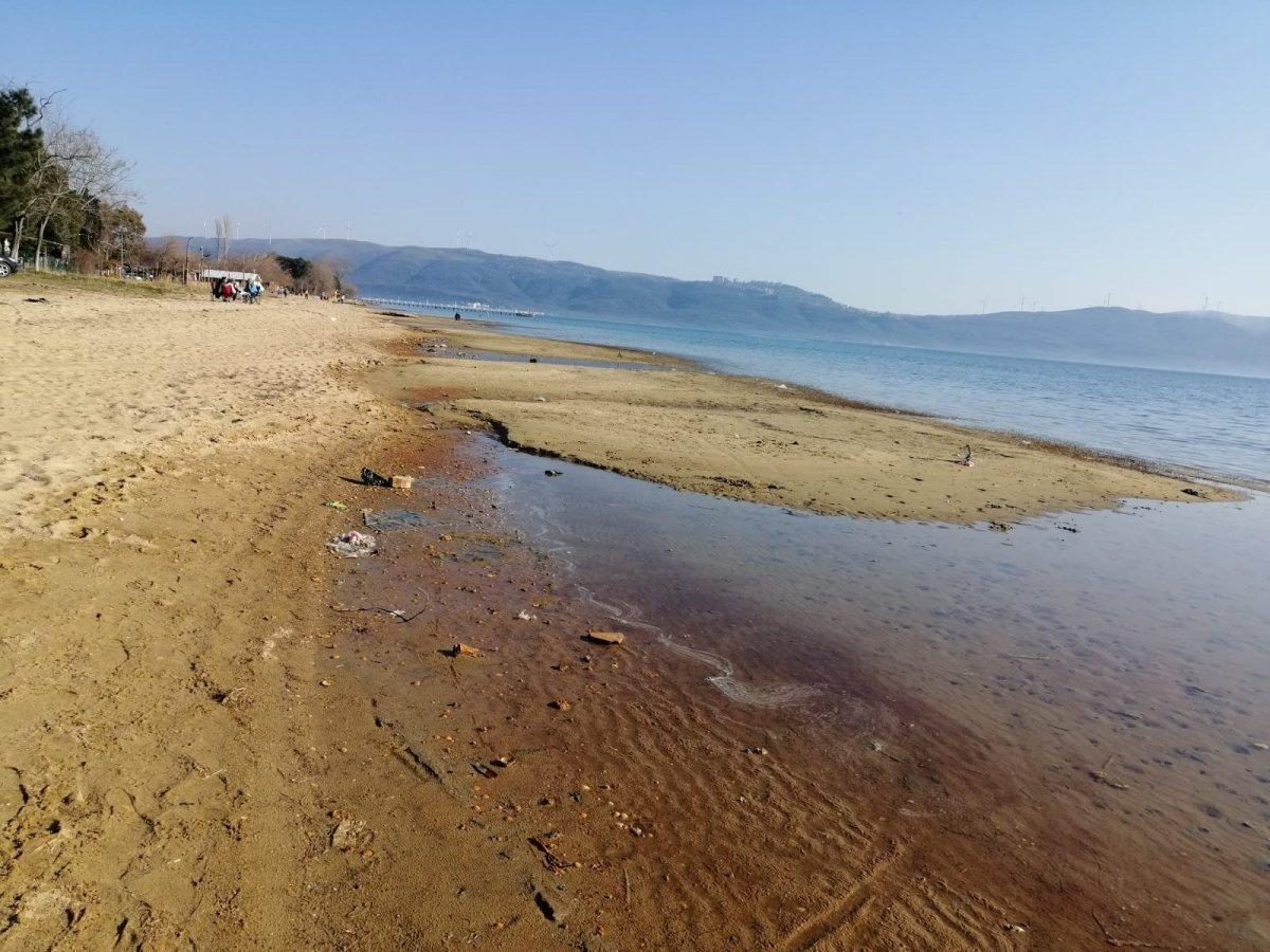 Erdek'te deniz çekildi