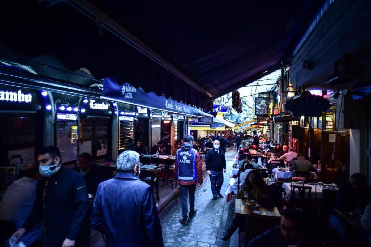 İstiklal Caddesi’nde korona virüs denetimi